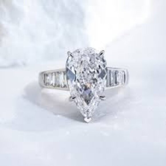 New Womens Simulated Diamond Engagement Ring Silver Plated Size 7 - Picture 1 of 2